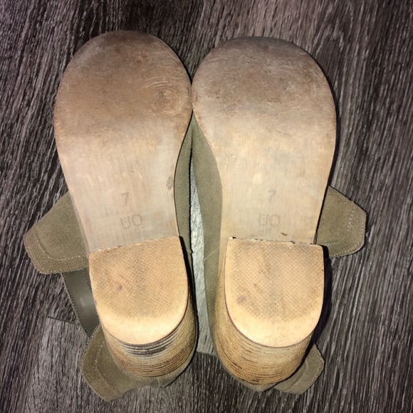 Urban Outfitters Suede Ankle Booties - Picture 8 of 8